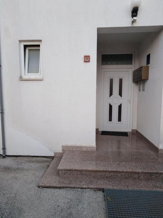 Apartment Maria Medulin Luaran gambar